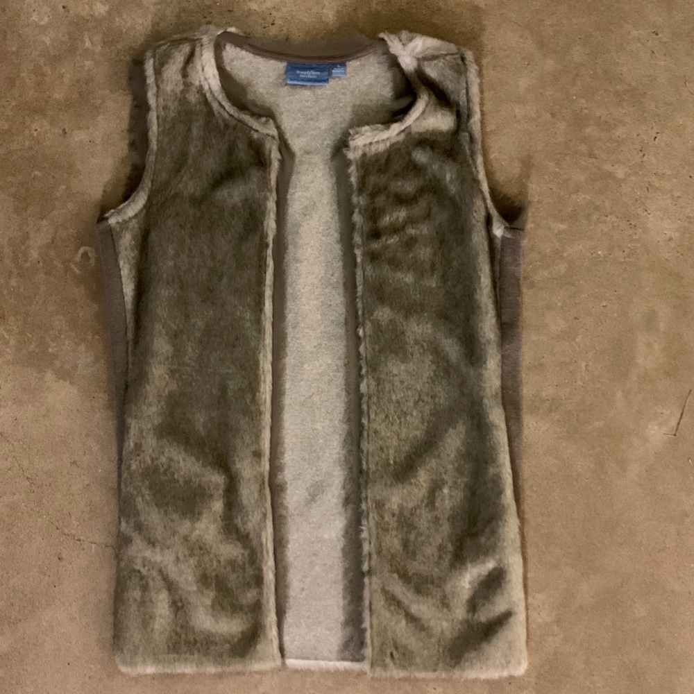 Simply Vera Vera Wang gray faux fur vest